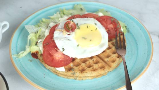 How to make Sunny Side Up Cheesy Waffle Sandwich